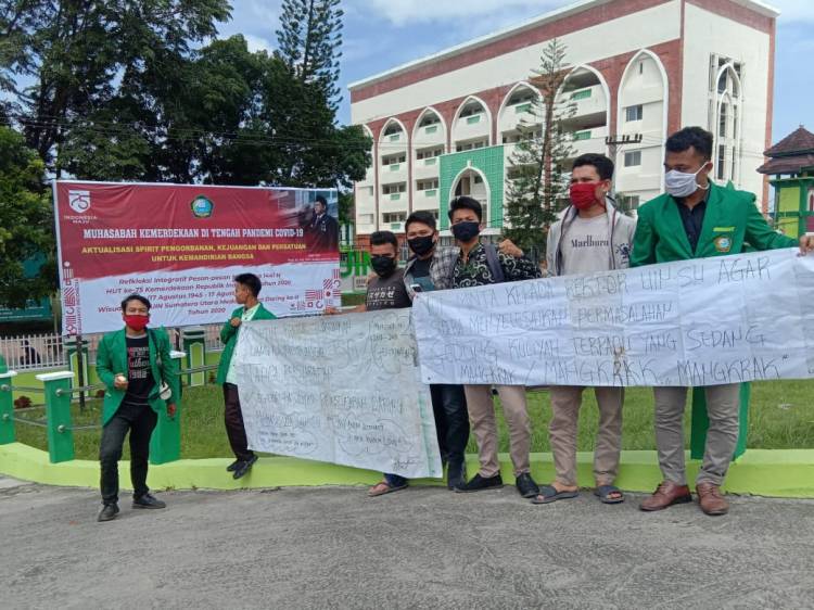Mahasiswa UINSU Minta Menag Beri Rekor MURI ke Gedung Mangkrak