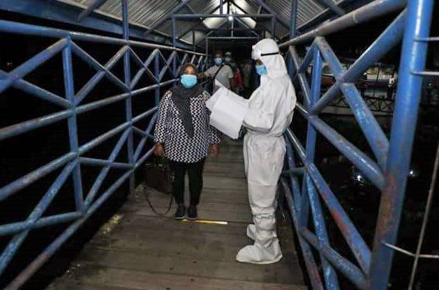 216 Pekerja Migran Indonesia Tiba di Pelabuhan Teluk Nibung