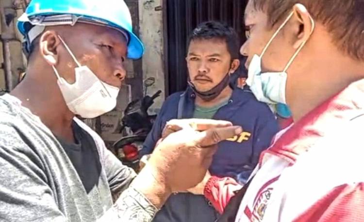 Humas: Wartawan taik kau!