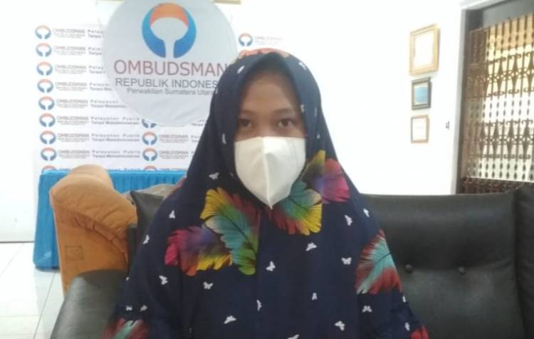 Tangan Kepsek MAN 1 Sergai Masuk ke Dalam Baju, Honorer Ngadu ke Ombudsman