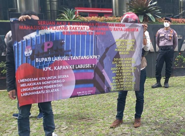 Lagi, Massa MPR L-Jakarta Geruduk KPK Minta Tangkap Bupati Labusel