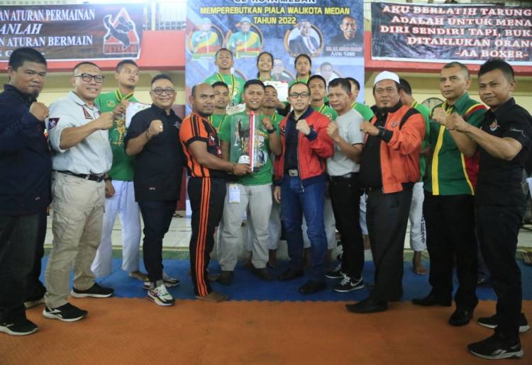 Satlat SMA Plus Sedayu Nusantara Juara Umum Tarung Derajat Piala Walikota Medan