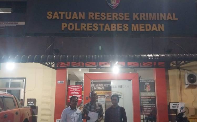 Didampingi PASU, Jodi Ardi Laporkan S, JS dan LA ke Polrestabes Medan.