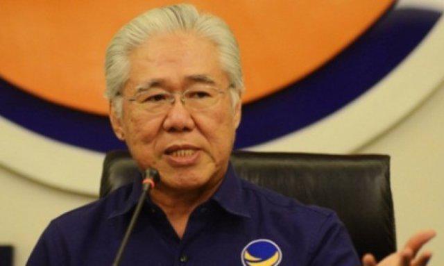 Rompi Oranye KPK Menanti Loe Joe Eng