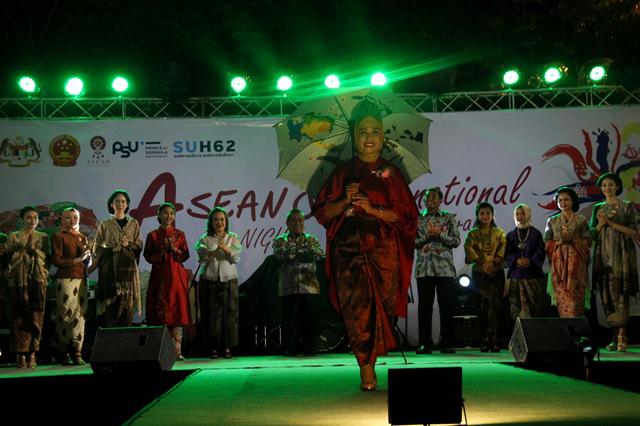 Batik Indonesia Hadir dalam Asean Week