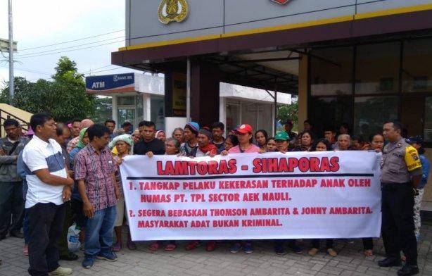 Warga Sihaporas Tuding TPL Maling Tanah Adat, Komisi B Disambut Coffee Morning