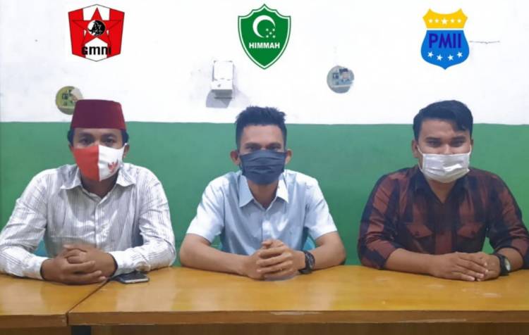 2 Tahun Edy-Ijeck, Kelompok Mahasiswa Beri Kartu Merah