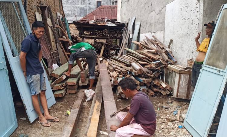  Bisnis Kayu Bekas Jadi Primadona di Tengah Krisis