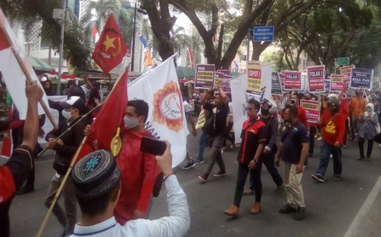 Tuntutan Massa Tolak Omnibus Law Diterima DPRD Sumut