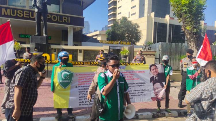 PP HIMMAH Aksi Depan Istana, Dukung Jokowi Ganti Menteri BUMN