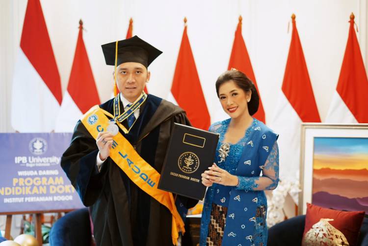 Ibas Resmi Diwisuda: Lulus Dengan Pujian, Predikat Cumlaude IPK 4.0