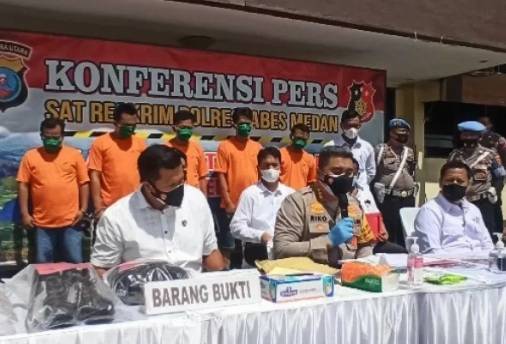 Polisi Ungkap Motif 5 Tersangka Penyiram Air Keras ke Wartawan di Medan