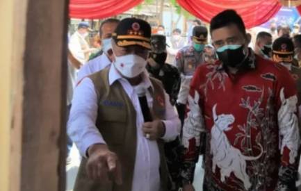 Kepala BNPB Datang ke Medan, Warga Dapat Ribuan Masker dan Sabun