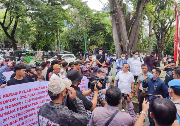 Massa JPKP Demo PN Medan Terkaiy Mafia Kasus Jalan Kuda
