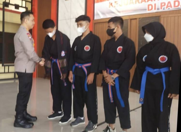 Kombes Irsan Sinuhaji Lepas Atlet Hapkindo Deliserdang Kejurnas di Padang