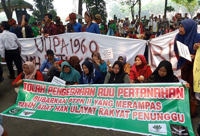 Kepung Gedung DPRD Sumut, Ratusan Massa di Medan Tolak RUU Pertanahan