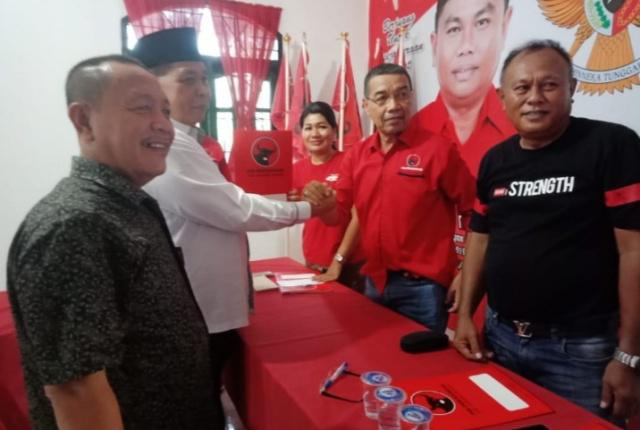 Penantang Pertama Pilkada Sergai, Syahlan Didampingi Sayuti Daftar ke PDI Perjuangan