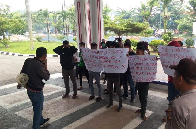 Di Kantor BPKP RI Perwakilan Sumut: Gema Baca Tuding Bupati Labura Aktor Intelektual