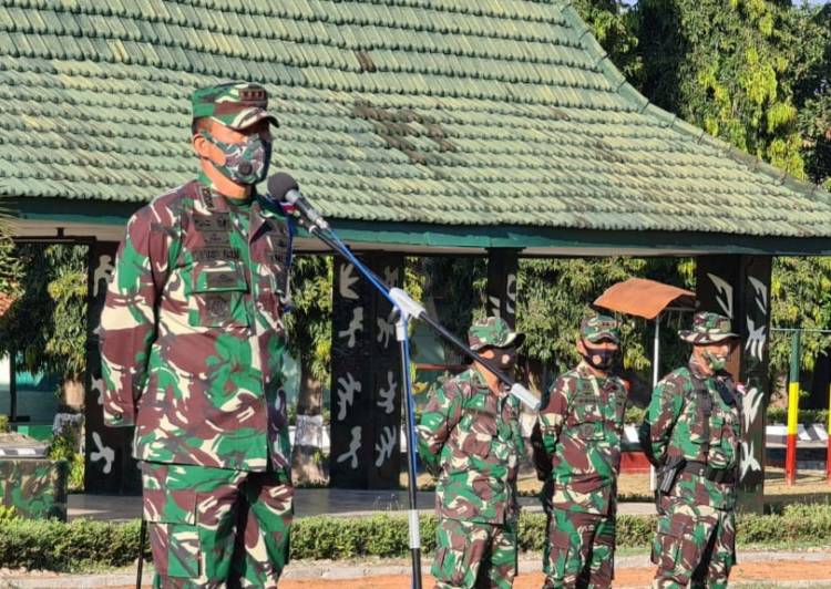 Kolonel Waris Buka Uji Siap Tempur Prajurit di Blitar