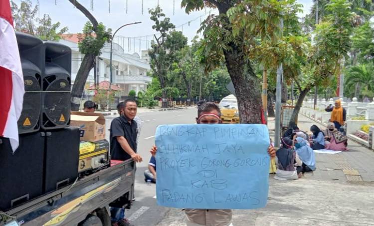 Massa KMPSU Demo Kantor Gubsu Minta Stop Proyek di Palas