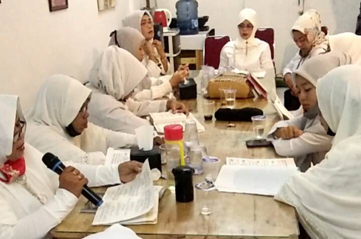 Srikandi HMSI Sumut Khatamal Quran, Doakan Presiden ke 2 dan Bangsa Indonesia