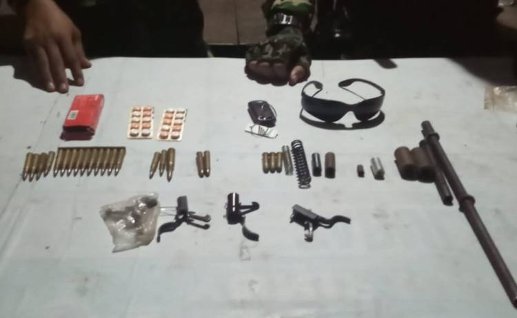 Prajurit TNI Temukan Amunis dan Sparepart Senjata di Perbatasan