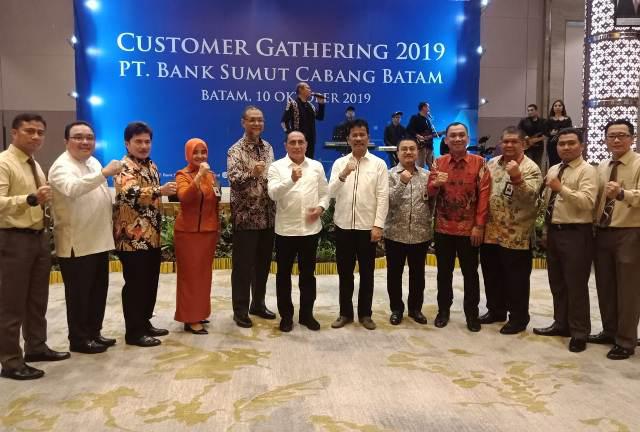 Gubernur Edy Disambut Hangat Customer Gathering Bank Sumut di Batam