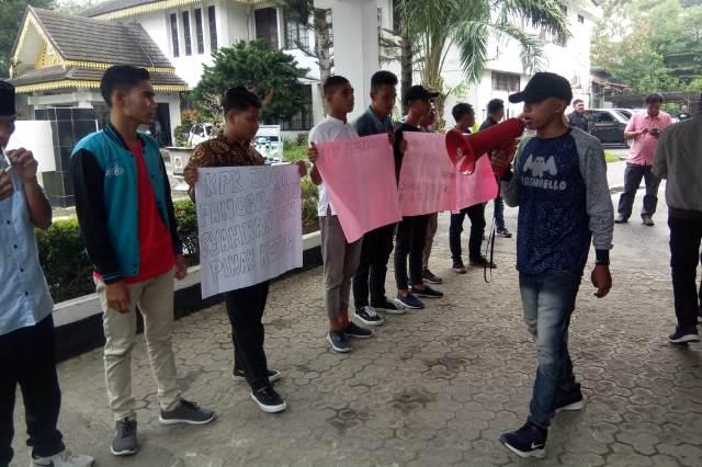 Aktivis Mahasiswa Sumut Minta KPK Bongkar Korupsi APBD Dinas PU Medan