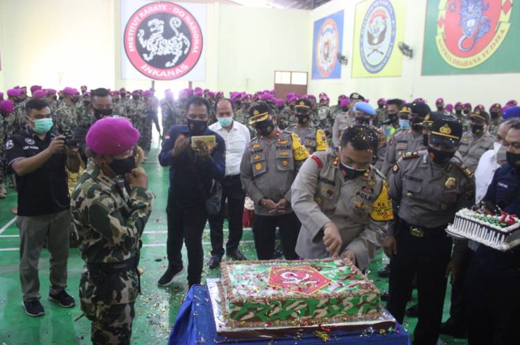 AKBP Edi Suranta Beri Suprise ke Letkol Imam 