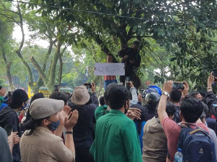 Demo TOL UU Cipta Kerja di Medan Terbilang Masih Kondusif