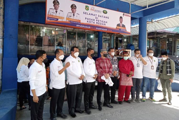 PUD Pasar Medan dan Bank Sumut Kolaborasi Bersih-bersih Pasar Petisah
