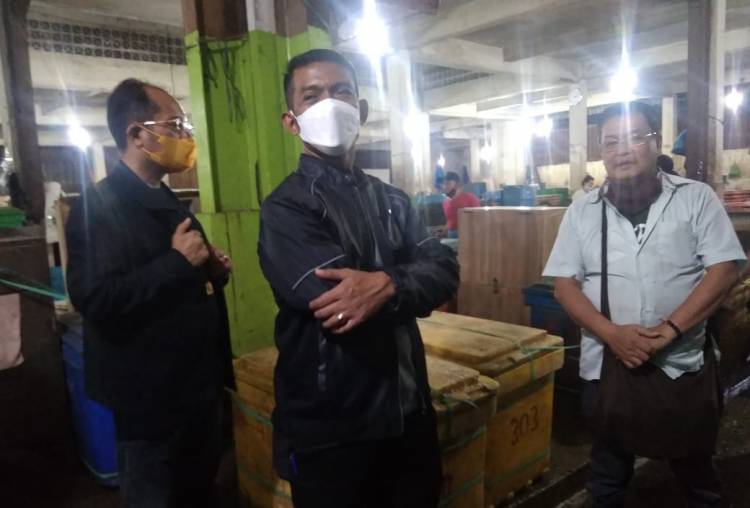 Direksi PUD Pasar Medan Koordinasi Dengan Organisasi Oknum Pungli Pedagang Ikan