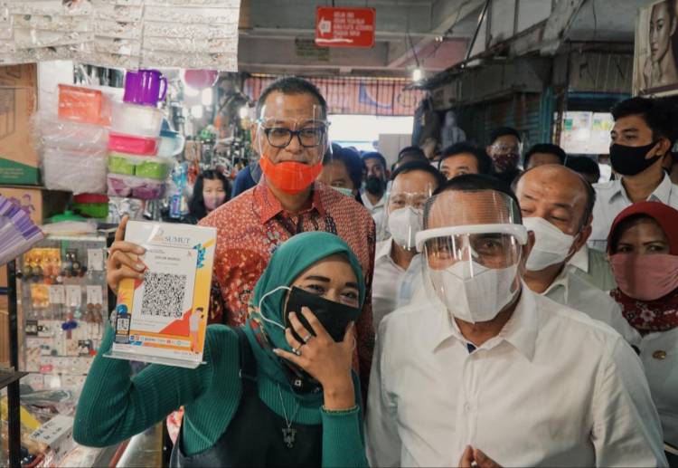 Edy Sapa Pedagang di Pusat Pasar Medan