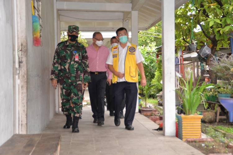 Komandan Lanud Terima Bantuan SD Angkasa Medan dari Lions Club