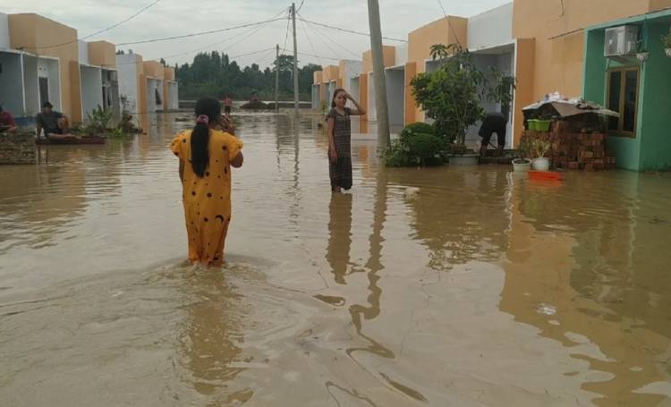 Jadi Korban Banjir, Warga Grand Mutiara Batang Kuis Tuntut Pengembang