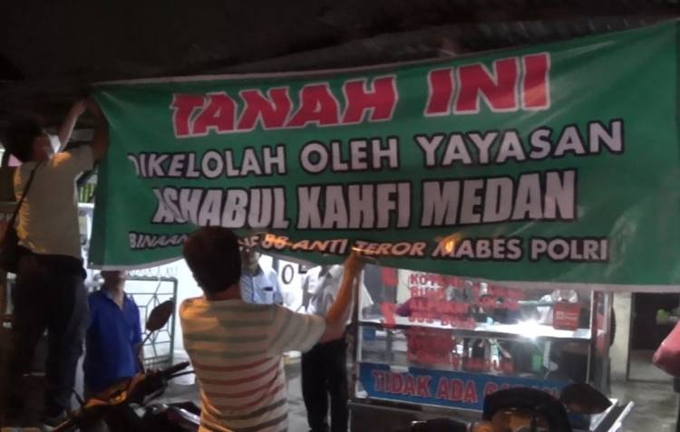 Spanduk Binaan Densus 88 Anti Teror Mabes Polri Resahkan Warga Medan