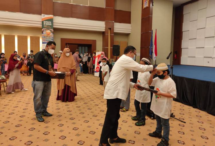 Bank Sumut Khitan Masal 103 Anak Fakir Miskin dan Mualaf