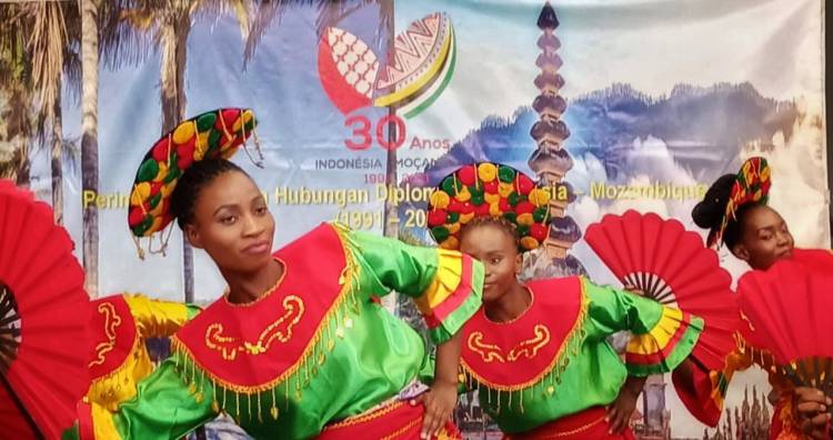 Perempuan di Mozambik Bisa Menari Indonesia, Musik Angklung Toel jadi Perhatian