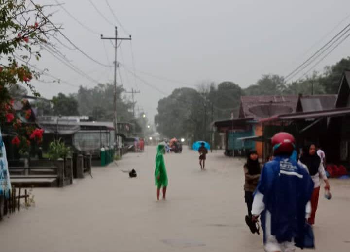 Hujan Deras, Sejumlah Desa di Barus Terendam Banjir dan Longsor