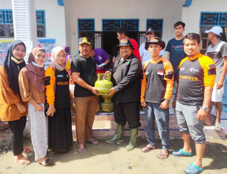 DDW Salurkan Bantuan Pangan di Posko Banjir Hamparan Perak