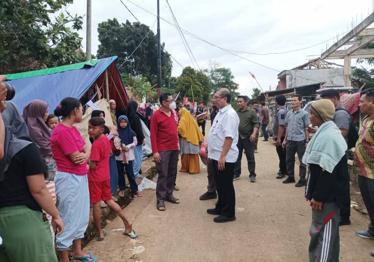 Solidaritas Bencana Cianjur, KPK Monitoring dan Serahkan Donasi