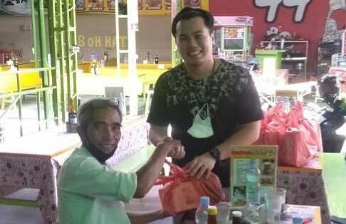 CEO Sir Salon Bantuan APD Covid-19 Kepada Barber di Kota Medan 