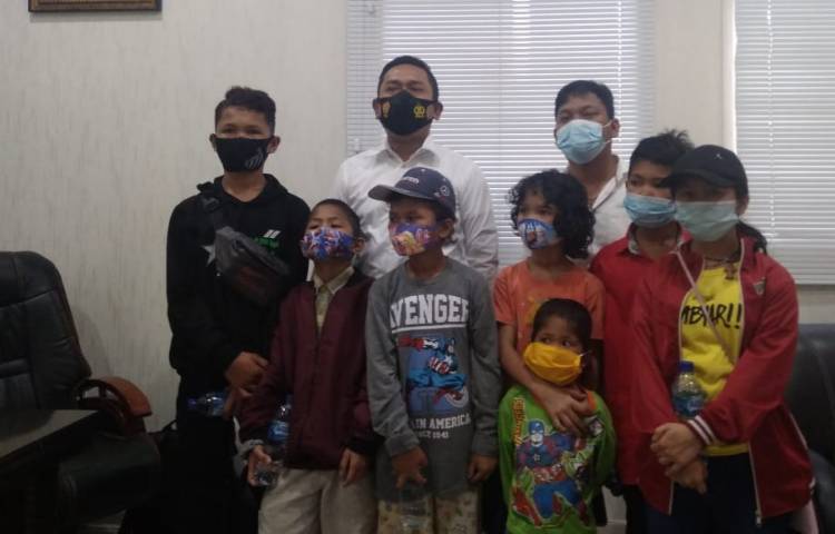 7 Anak Korban Pembunuhan di Samosir Datang ke Polda Sumut Bertemu AKBP Faisal