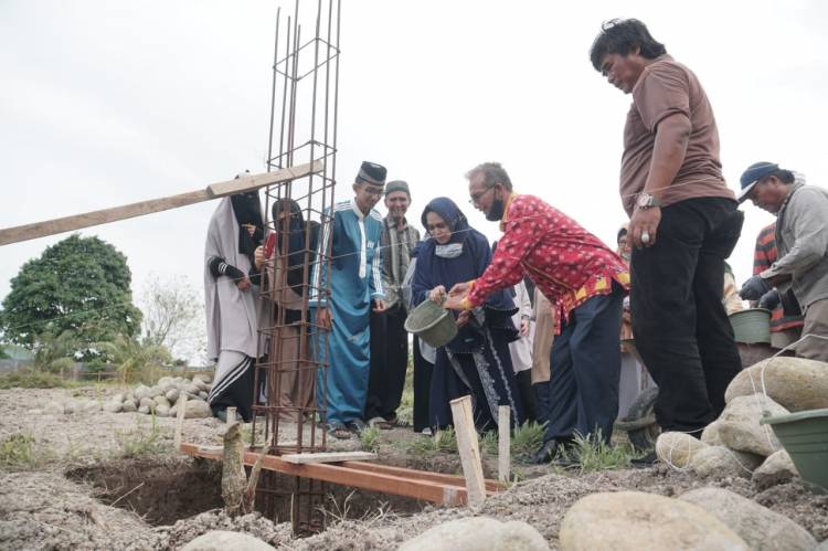 Peletakan Batu Pertama Masjid Pondok Pesantren Alfaiz Berjalan Lancar