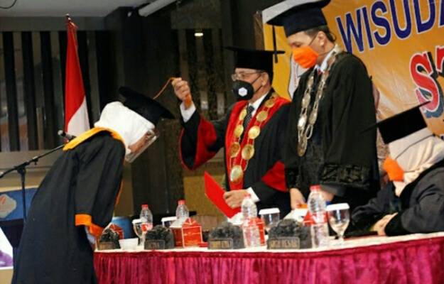 STIK-P Tamatkan 21 Lulusan Sarjana Komunikasi Terbaik