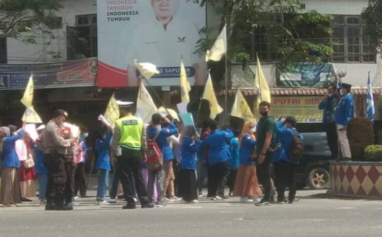 PMII Langkat Peringati Hari Anti Korupsi ke Kantor Bupati