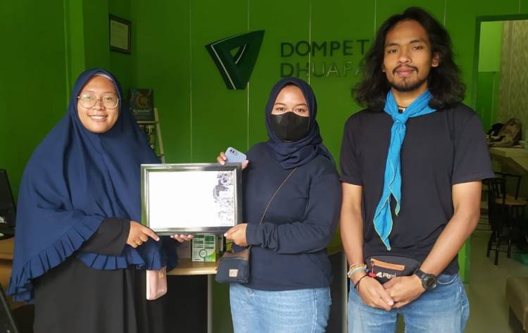 Melalui DDW, Himalaya UISU Serahkan Bantuan Untuk Warga Terdampak Erupsi Semeru