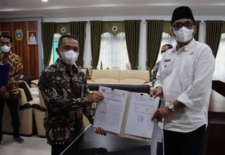 Pemkab Madina dan PLN Teken MoU Pelayanan Listrik