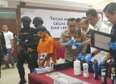 Petuga Bea Cukai Tangkap WNA Brazil Bawa Kokain