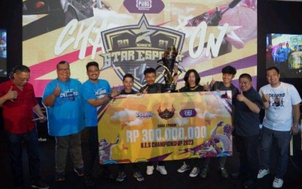 Kepala BIN Sumut dan Walikota Medan Hadiri Penyerahan Tropy E-Sports BES Championship